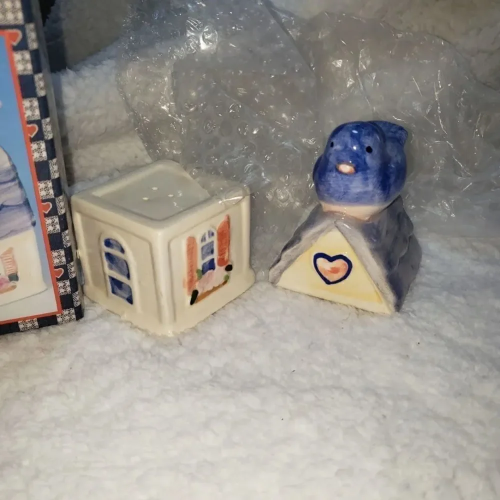Salt & Pepper Shakers